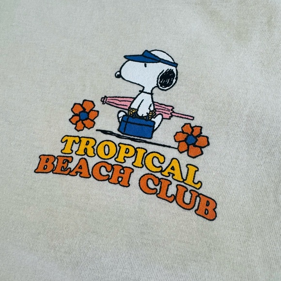 PEANUTS Tropical Beach Club Tee Size XL NWOT - Picture 6 of 9